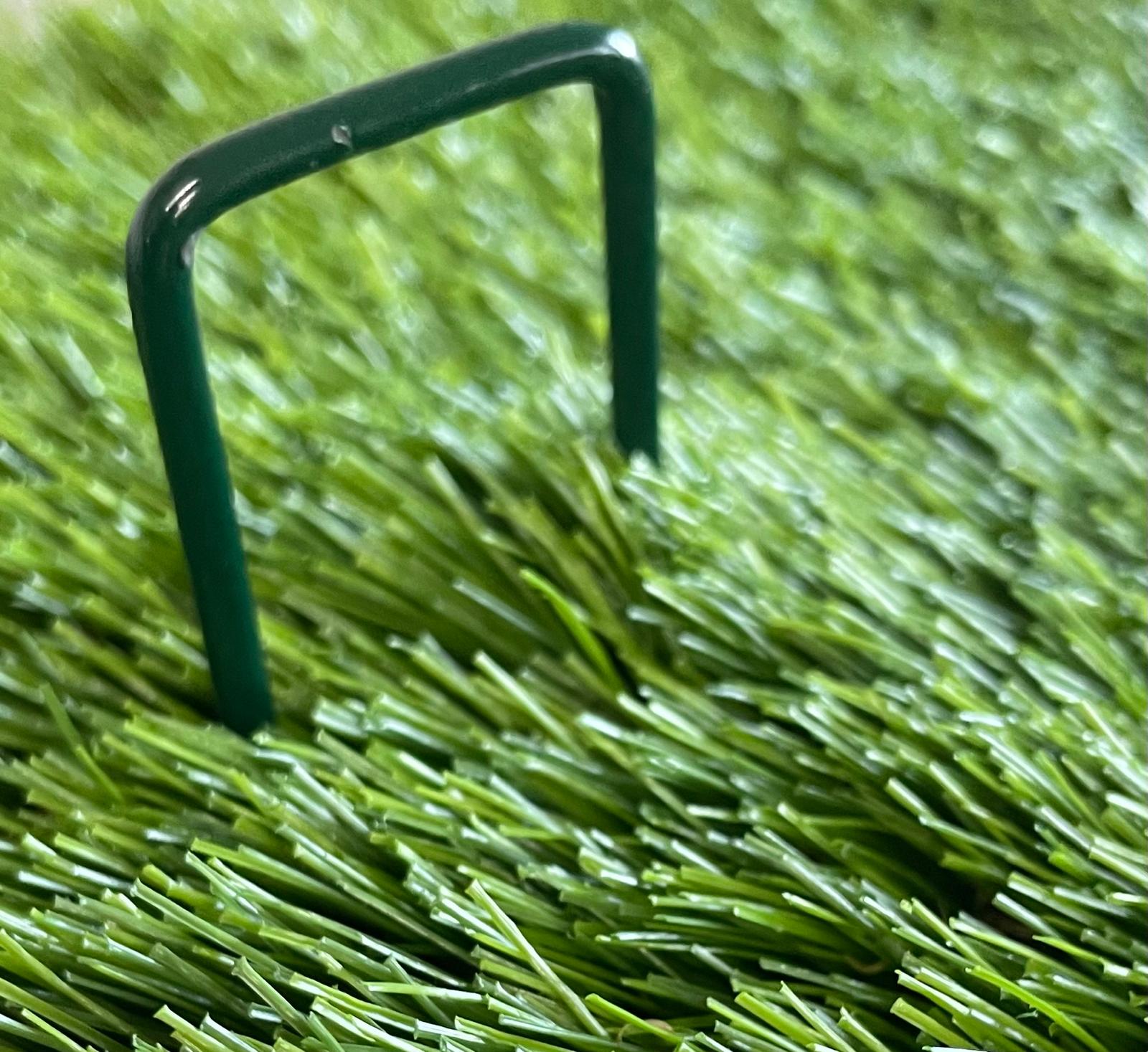 GRAPAS DE FIJACION  GREEN 15 X 3 X 15 BOLSA COLGADOR 10 UDS.